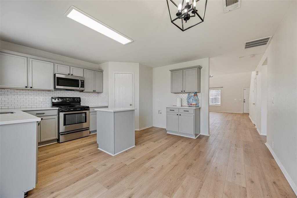 4313 Hawk Ln - Photo 7 of 20