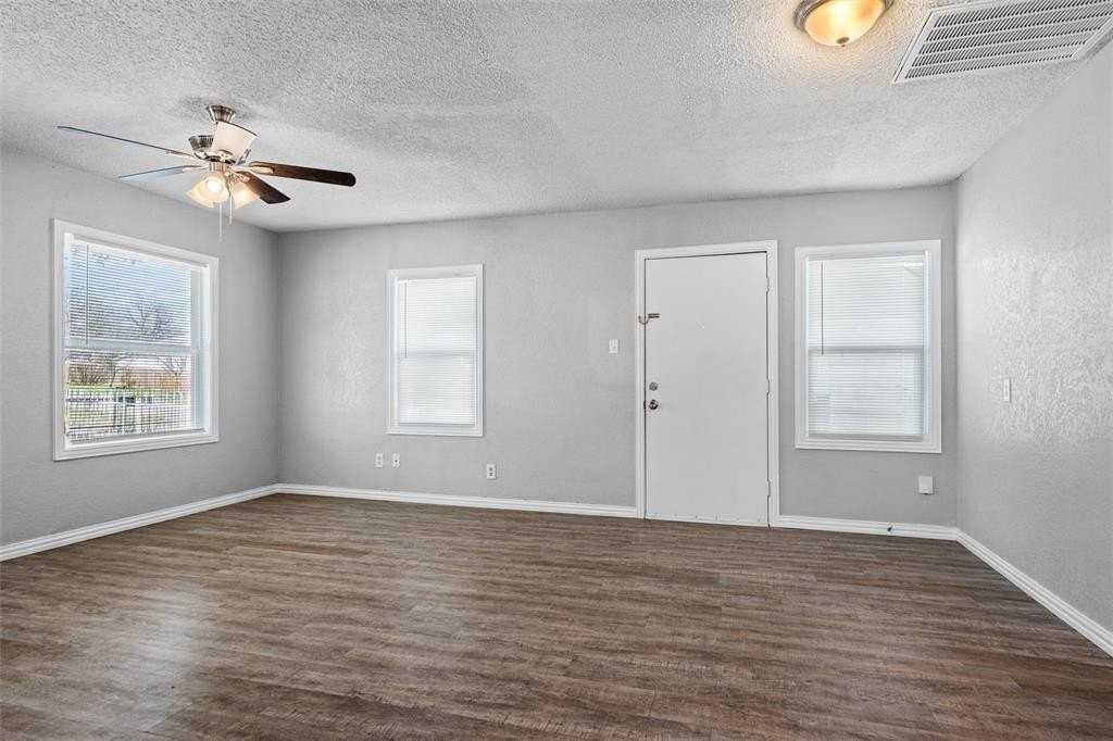 2118 Lee Ave - Photo 7 of 25