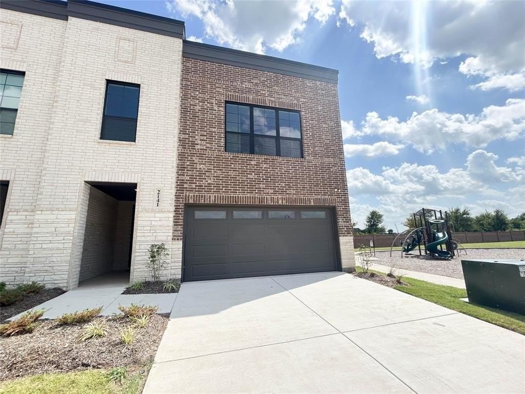 2141 Layla Dr - Photo 3 of 21