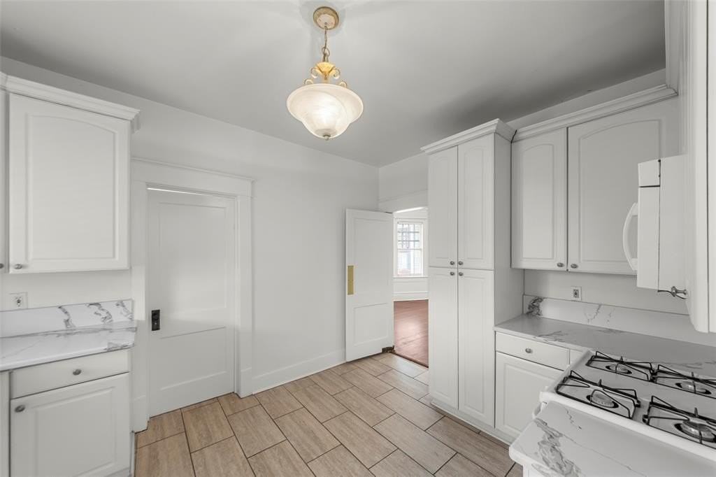 4615 Gaston Ave - Photo 6 of 29