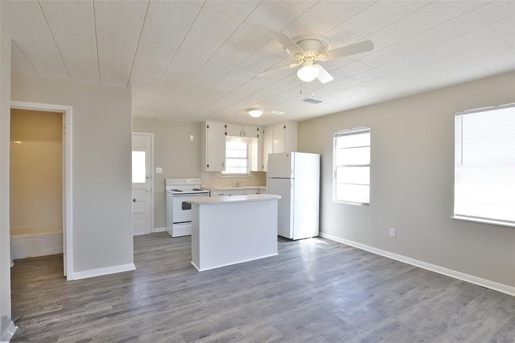 826 E North 10th St - Photo 2 of 17