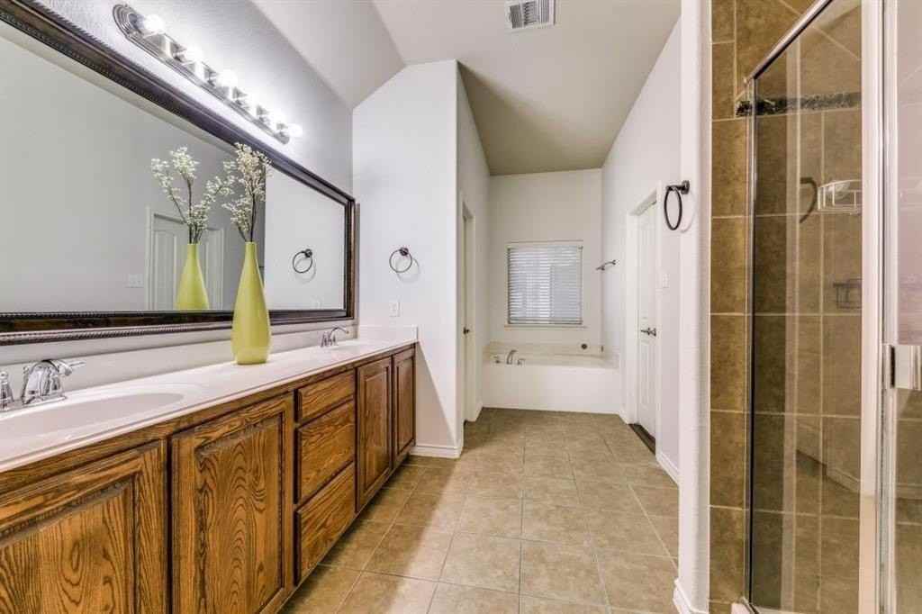 1802 Sanderlain Ln - Photo 6 of 12