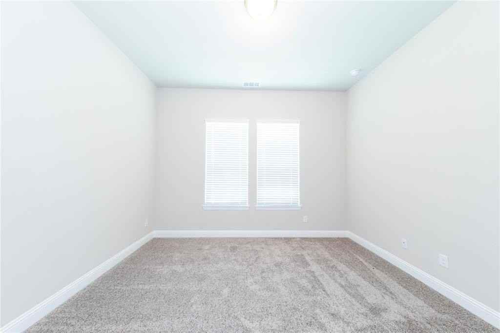 2116 Austin Ln - Photo 3 of 26