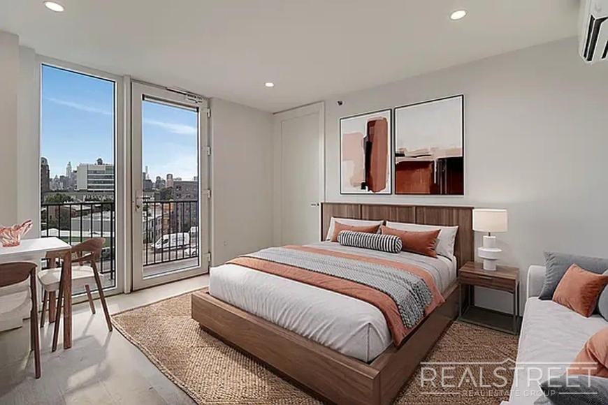 280 Meeker Ave - Photo 3 of 8