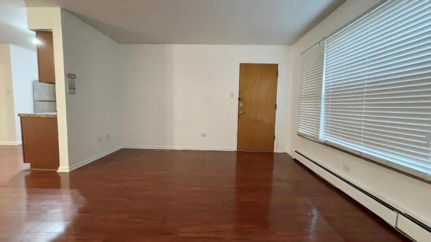 10925 S Keating Ave - Photo 2 of 10