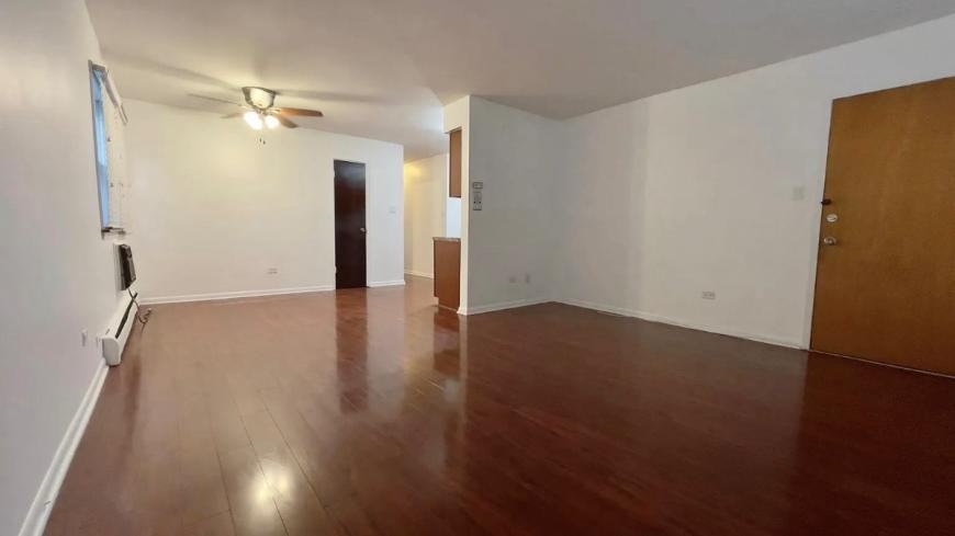 10925 S Keating Ave - Photo 3 of 10