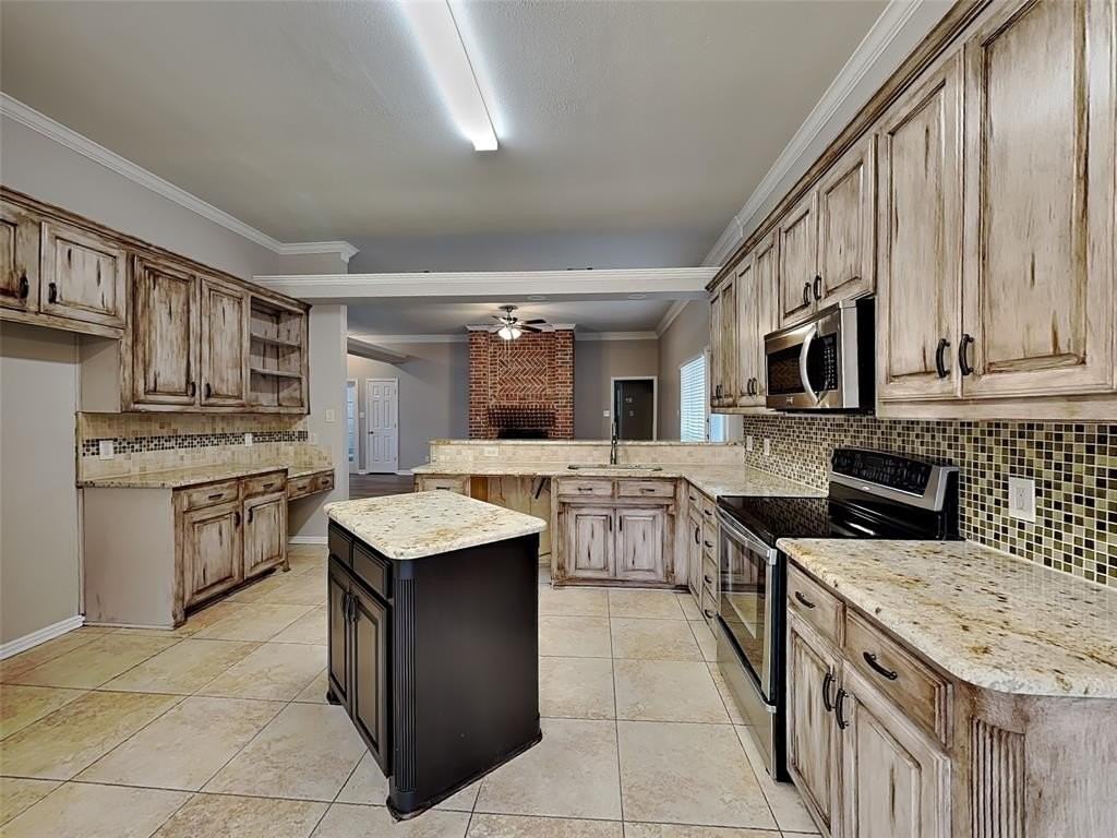 709 W Park Dr - Photo 5 of 18