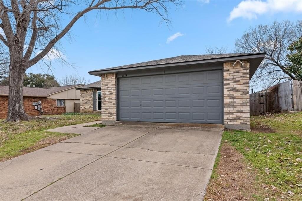 7573 Bigleaf Ln - Photo 6 of 33