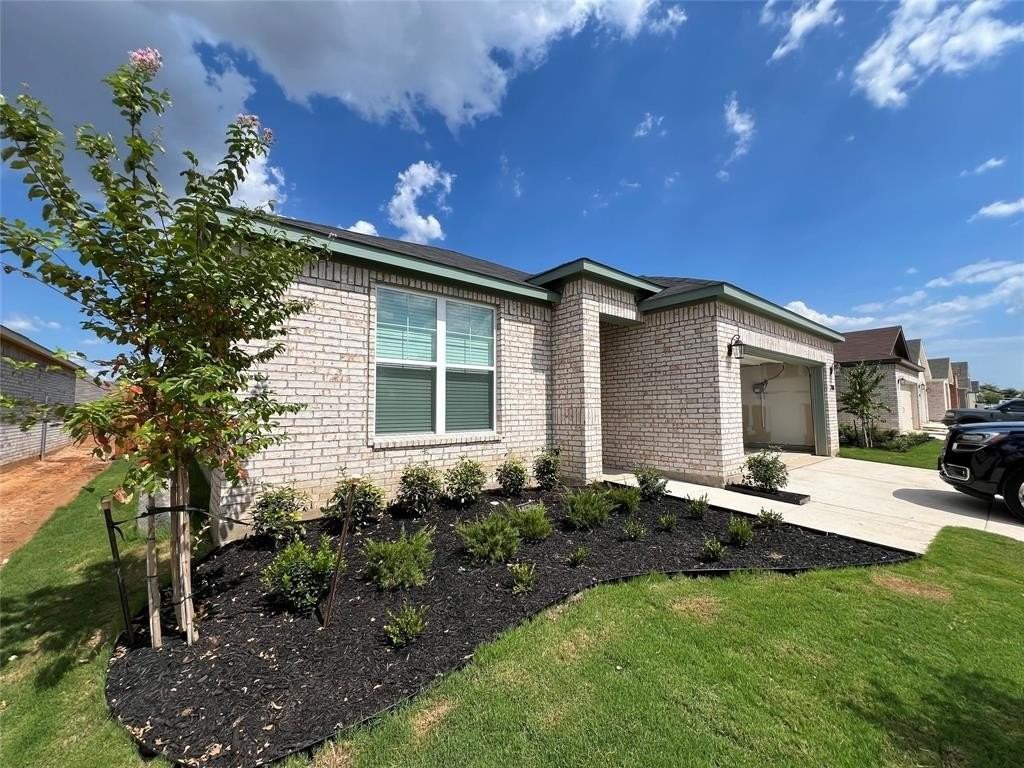 2701 Glasgow Way - Photo 2 of 19