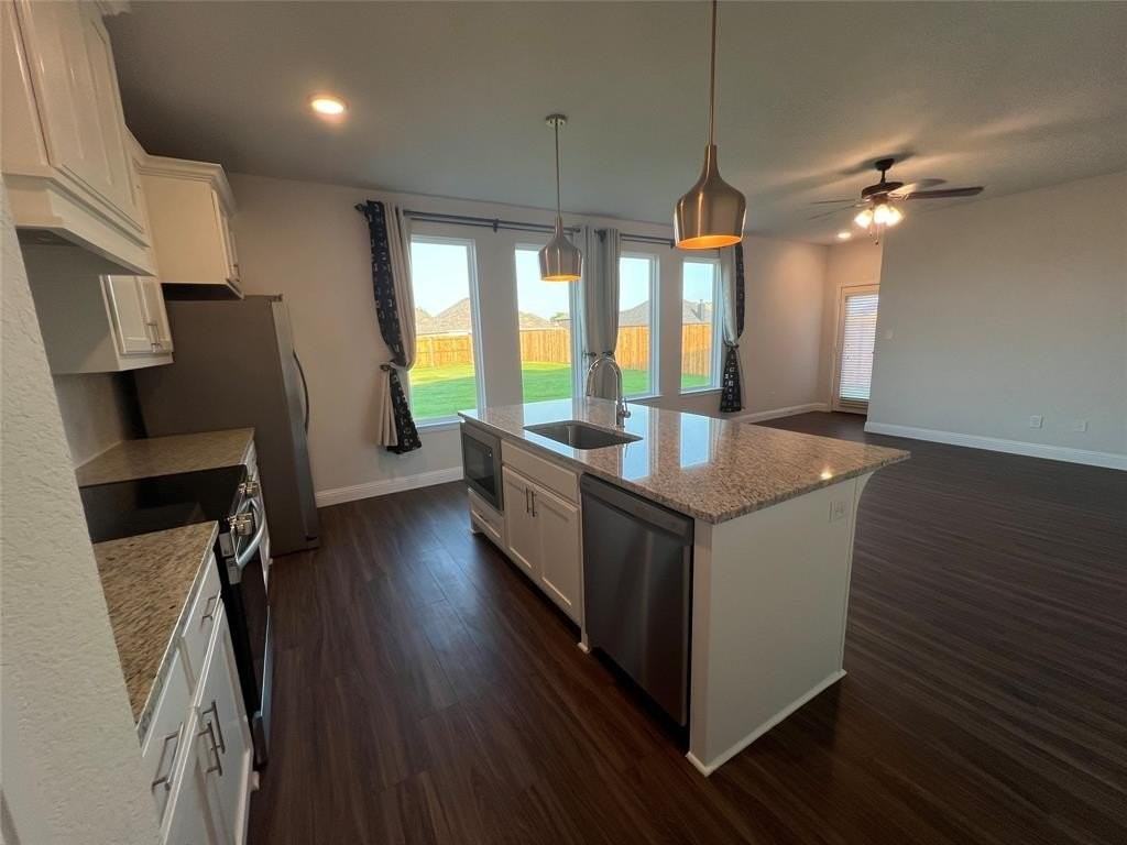 2701 Glasgow Way - Photo 7 of 19