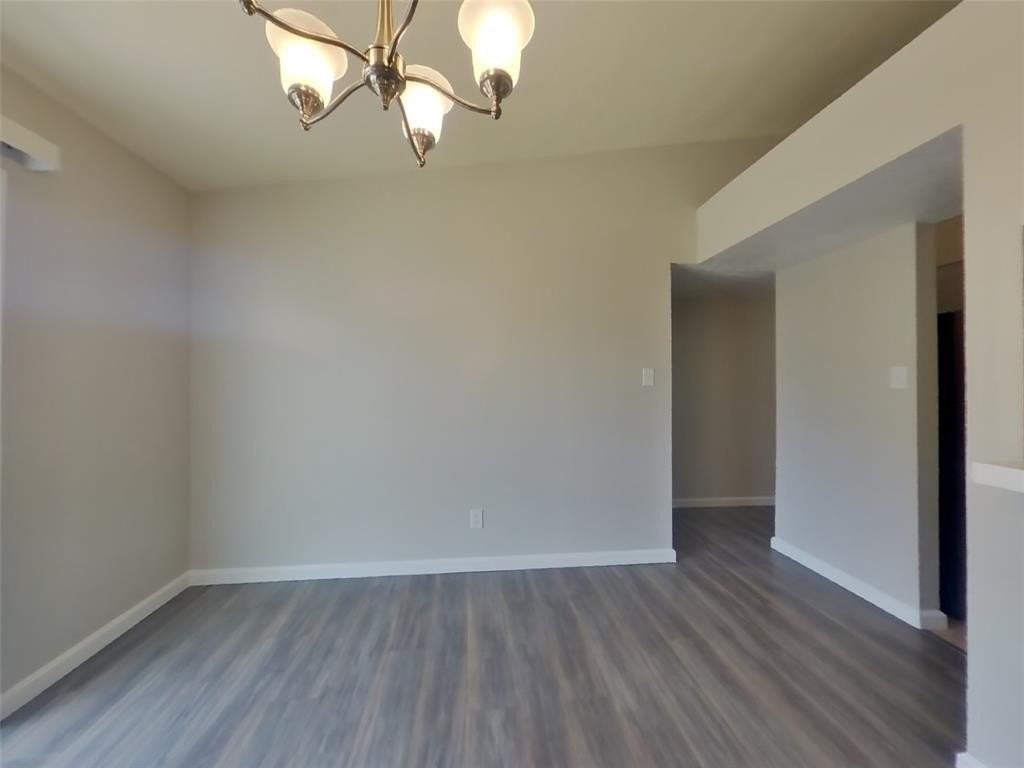 7808 Portman Ave - Photo 4 of 18