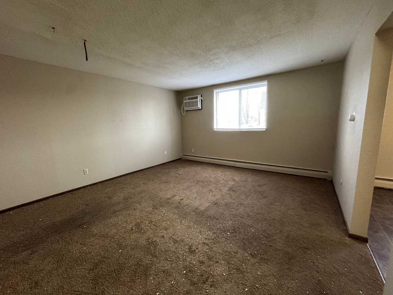 83 Arlington Ave West - Photo 2 of 9