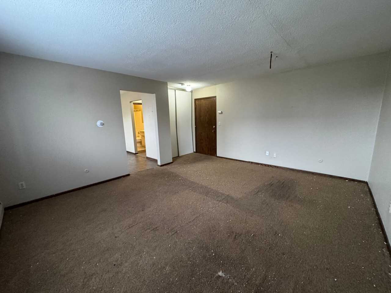 83 Arlington Ave West - Photo 7 of 9