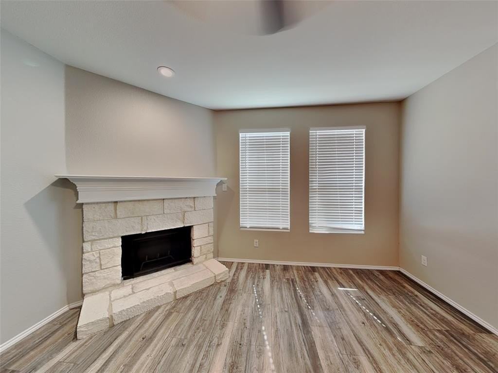 215 Saddlebrook Ln - Photo 2 of 16