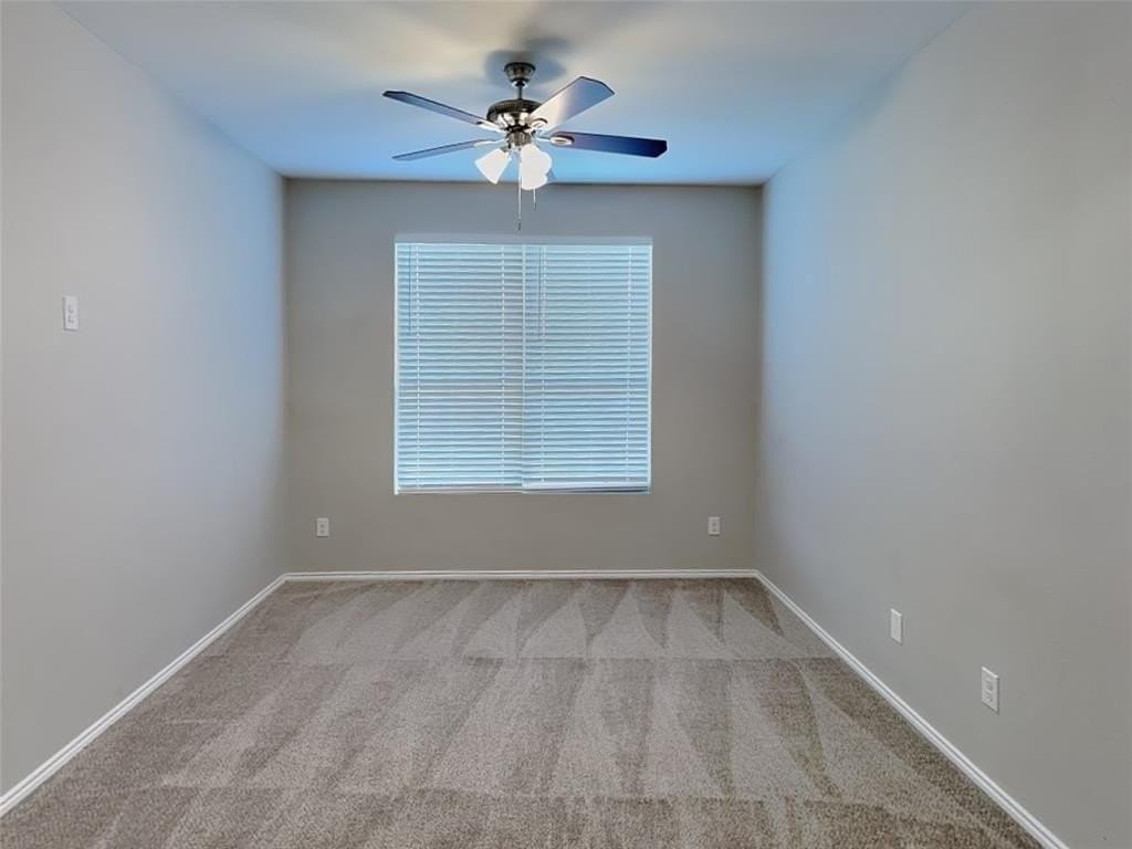 215 Saddlebrook Ln - Photo 4 of 16