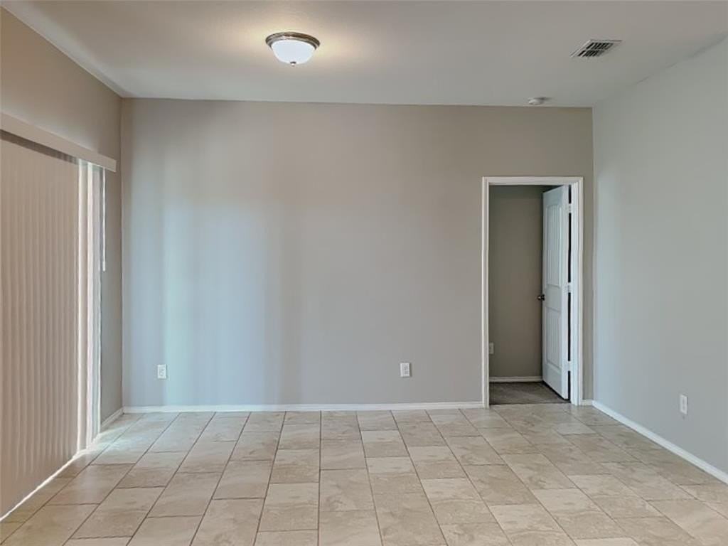 215 Saddlebrook Ln - Photo 5 of 16