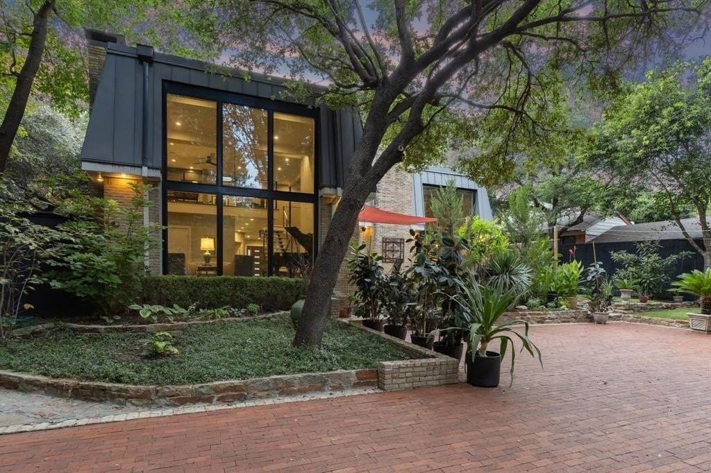 2934 Maple Springs Blvd - Photo 4 of 36