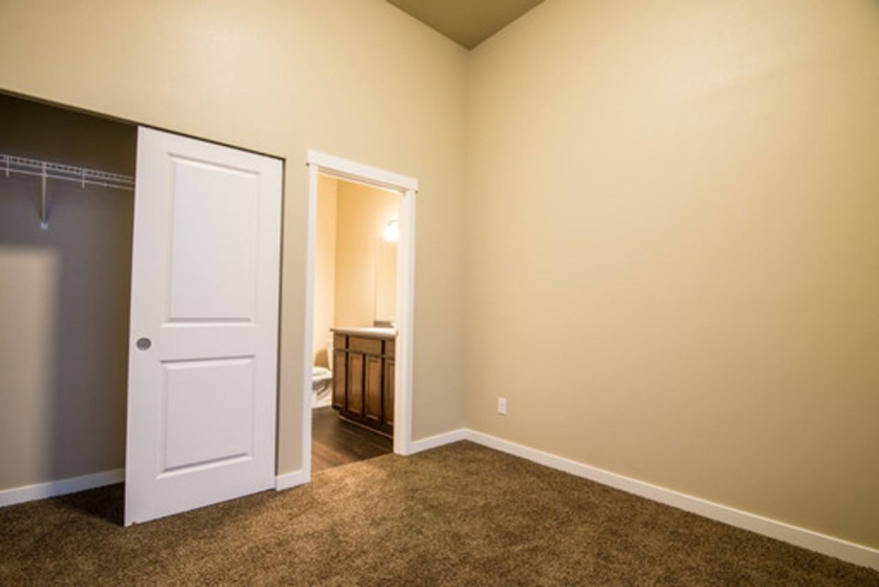 Buck's Plaza - Photo 6 of 11