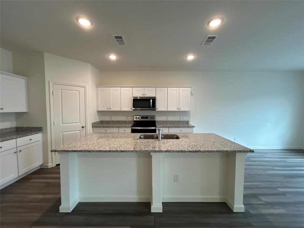 10329 Burnfoot Ln - Photo 4 of 16