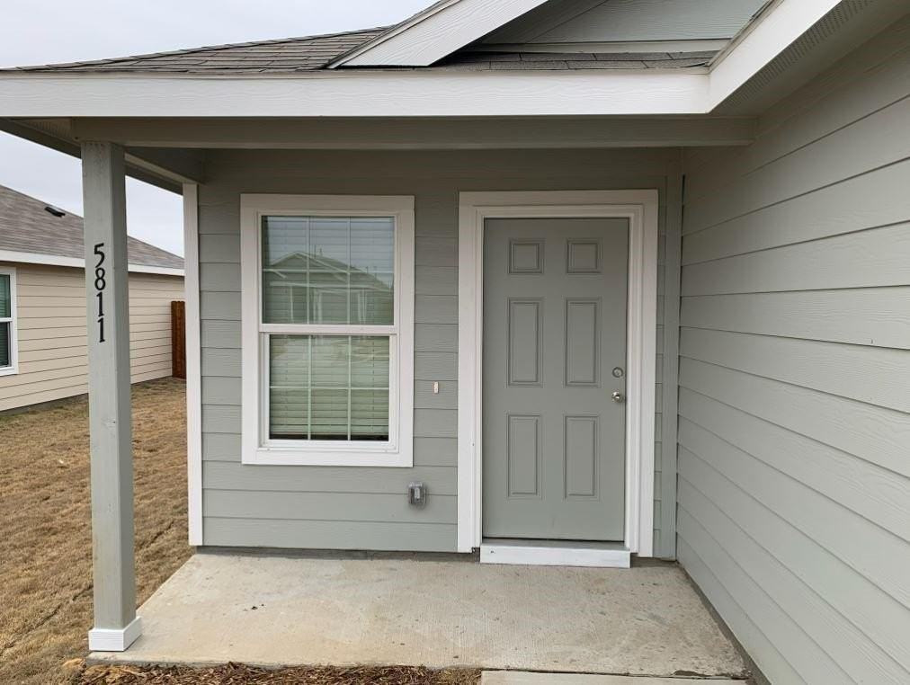 5811 Grindstone Dr - Photo 3 of 9