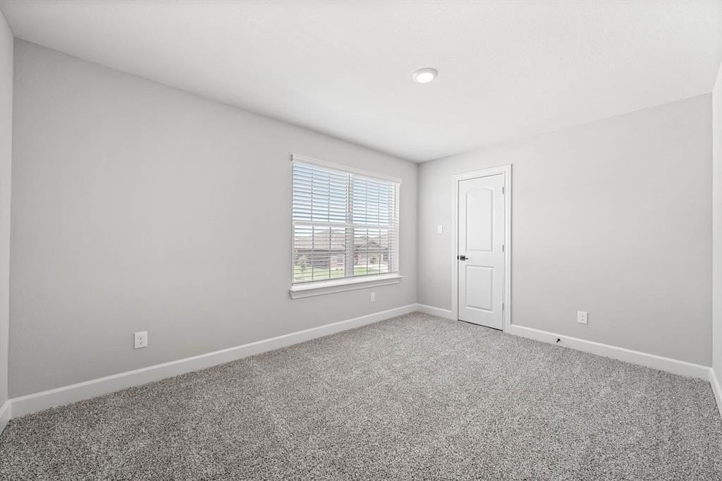 821 Boyer Ct - Photo 4 of 11