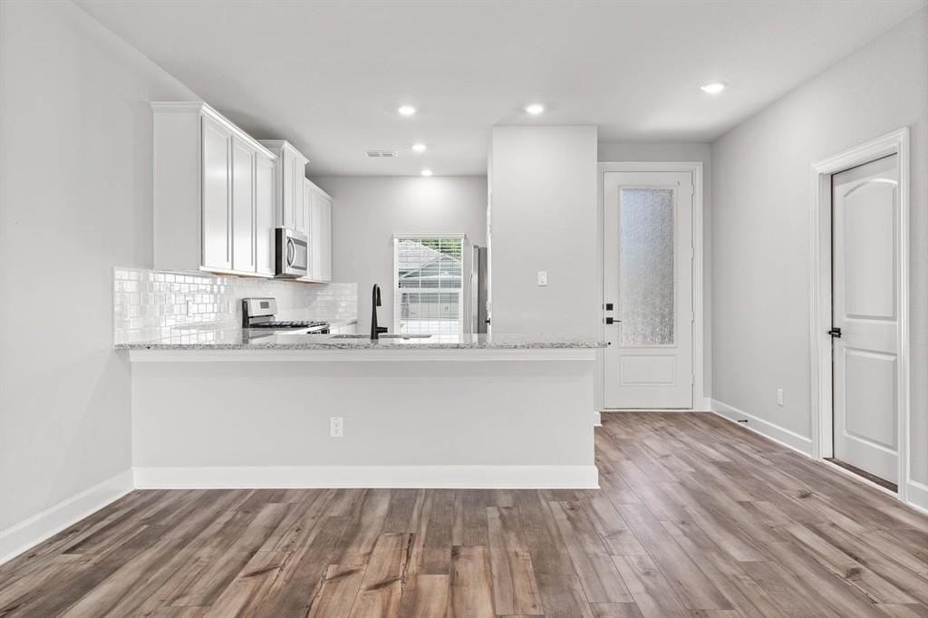 821 Boyer Ct - Photo 5 of 11