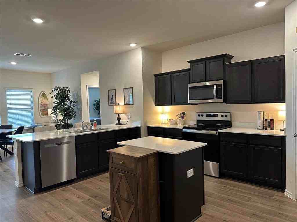 1329 Skyline Dr - Photo 6 of 33