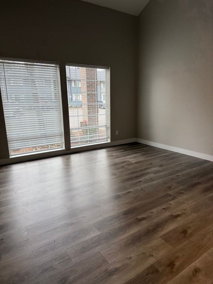 Sterling Park Apts - Photo 2 of 15