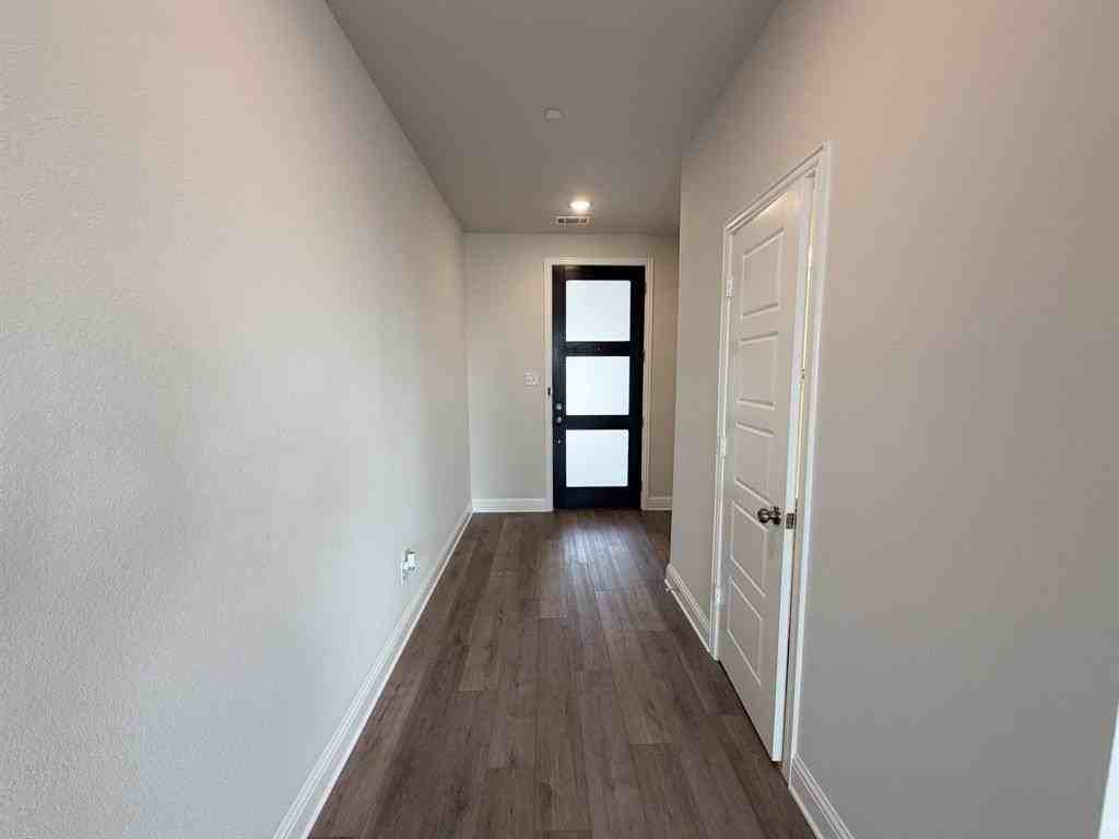 2121 Layla Dr - Photo 2 of 21