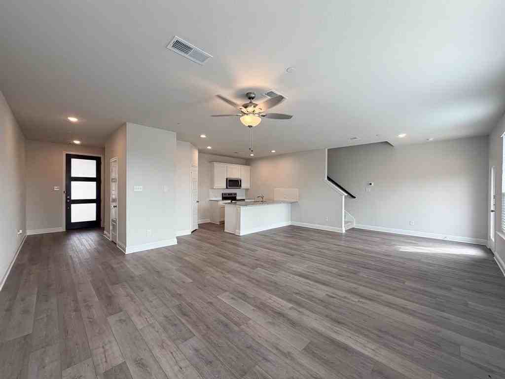 2121 Layla Dr - Photo 5 of 21