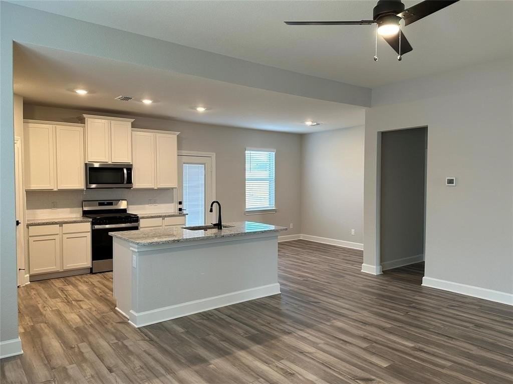 808 Boyer Ct - Photo 3 of 15