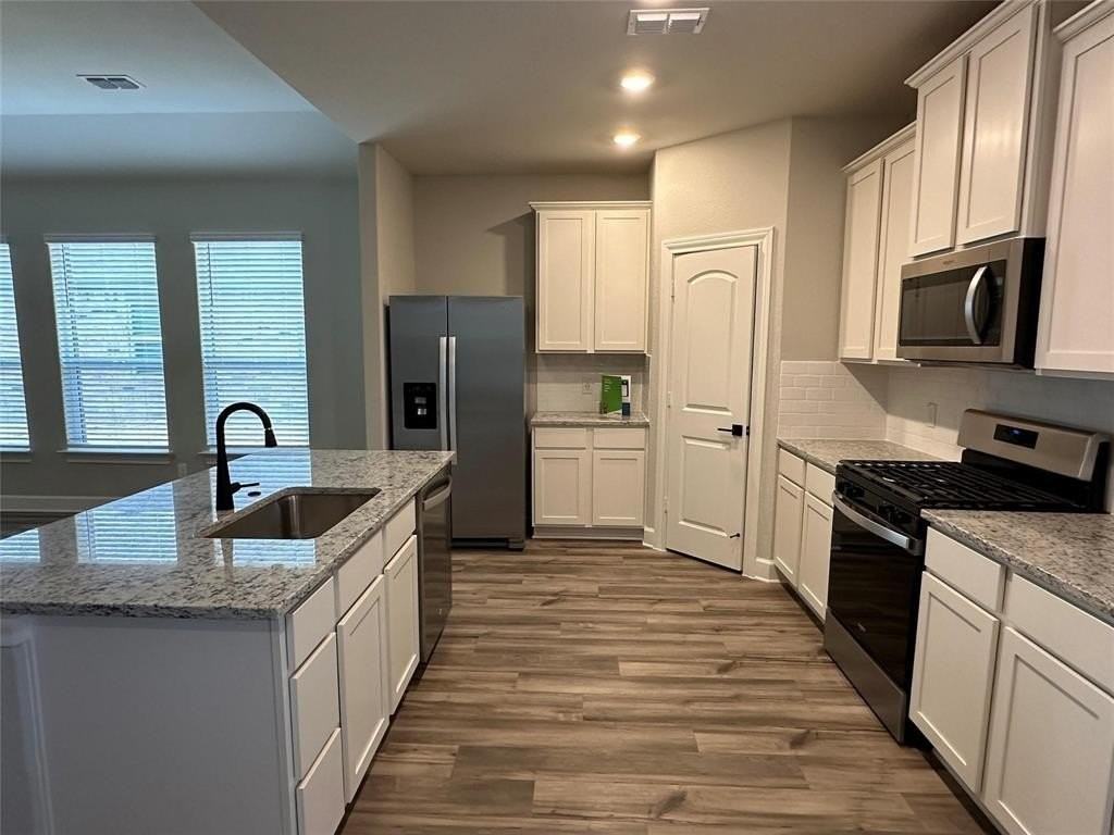 808 Boyer Ct - Photo 5 of 15