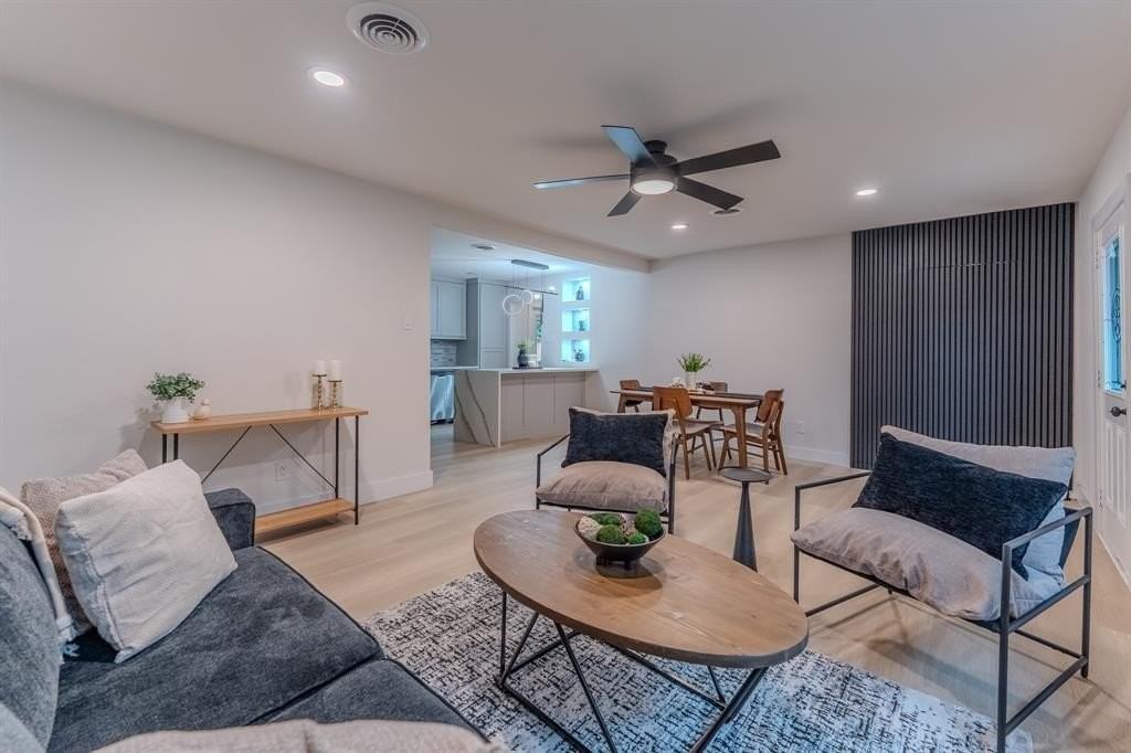 2354 San Marcus Ave - Photo 3 of 17