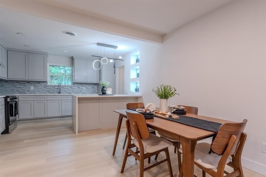 2354 San Marcus Ave - Photo 6 of 17