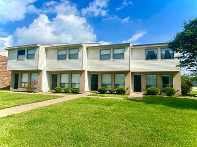 800 San Pedro Dr #C - Photo 3 of 24