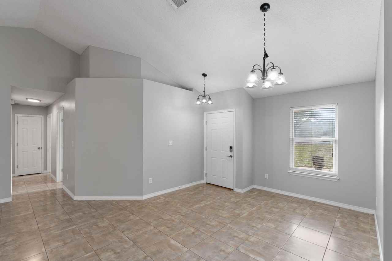 8828 Arlington Pl - Photo 6 of 46