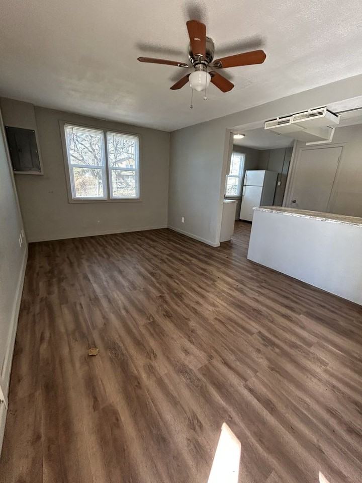 304 E. Park - Photo 3 of 23