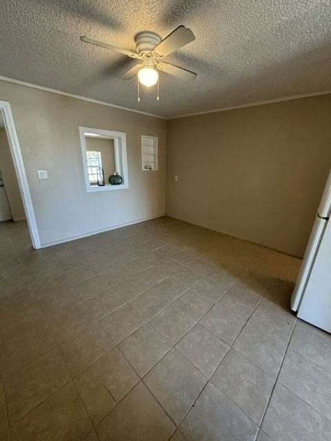 10545 Seminole Blvd Apt 5 #05 - Photo 2 of 4