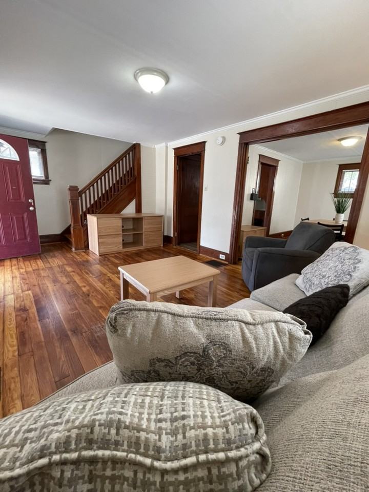 1204 Memorial Ave #3 - Photo 6 of 25