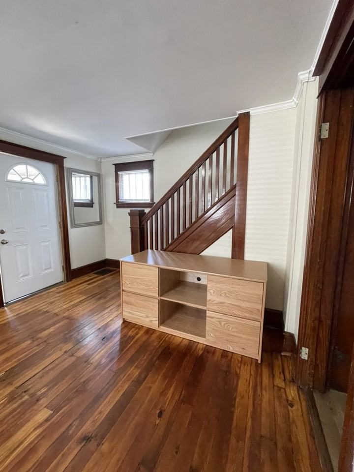 1204 Memorial Ave #3 - Photo 7 of 25