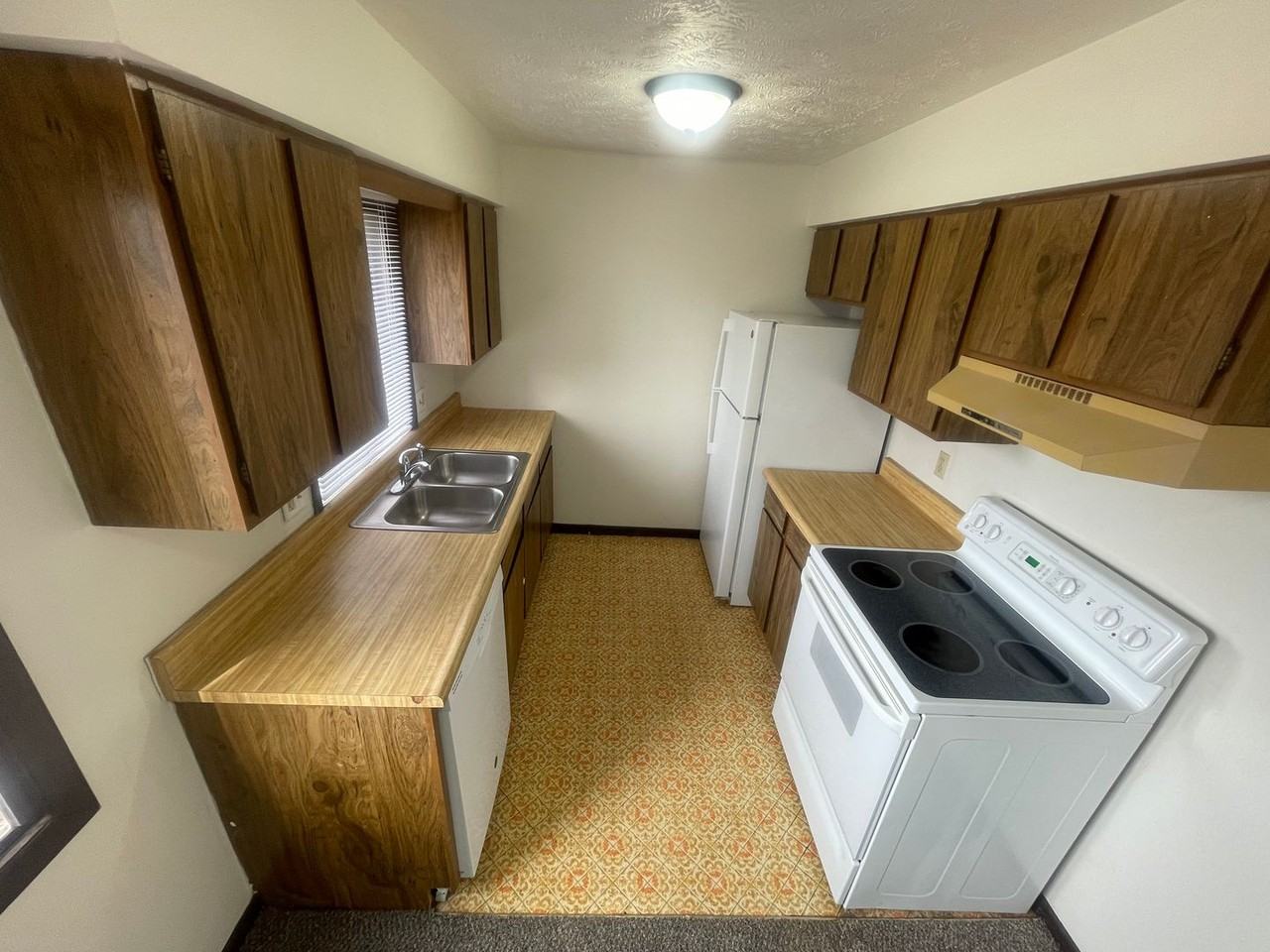 P - 2137 S 42nd St - Photo 5 of 10