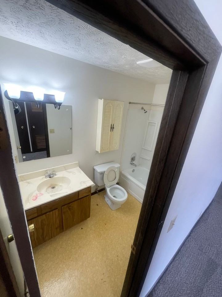 P - 2137 S 42nd St - Photo 7 of 10