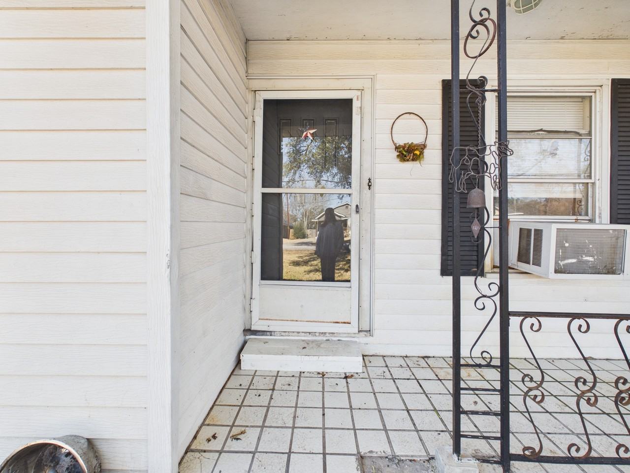 1203 Batts St #1 - Photo 4 of 24
