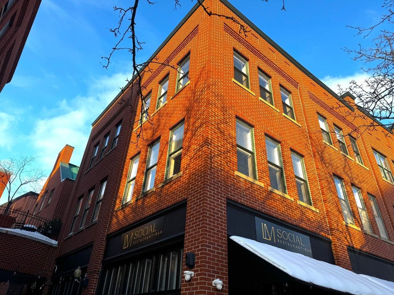 133 Walton St - Photo 2 of 50