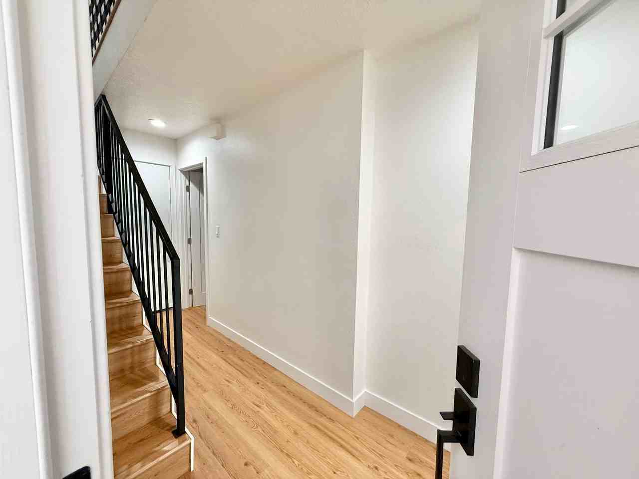 851 Acapulco St - Photo 2 of 27