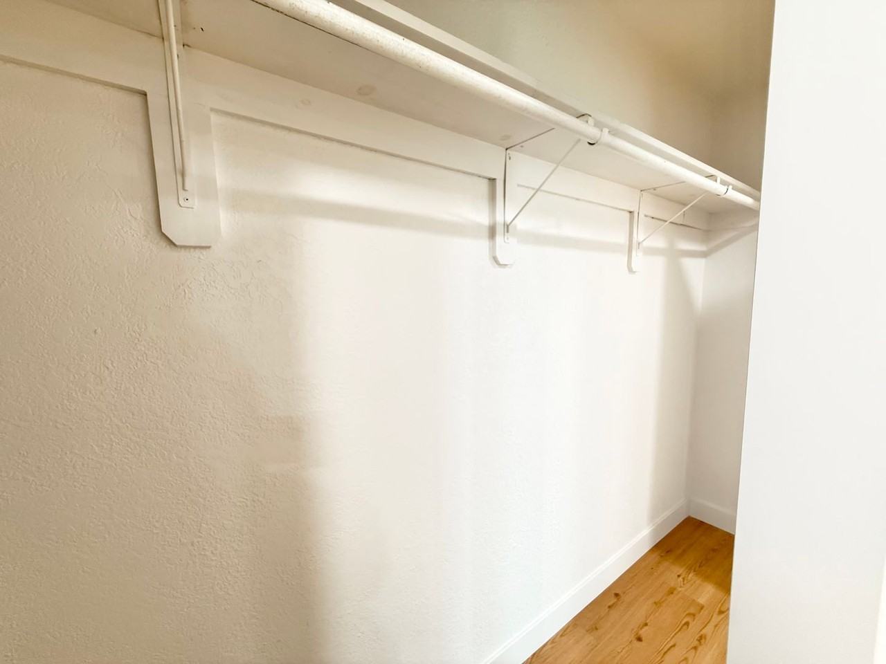 851 Acapulco St - Photo 5 of 27