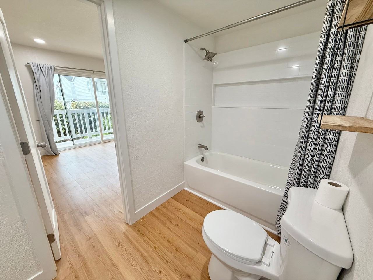 851 Acapulco St - Photo 7 of 27