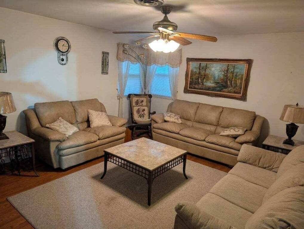 967 Briggs Hwy - Photo 2 of 7