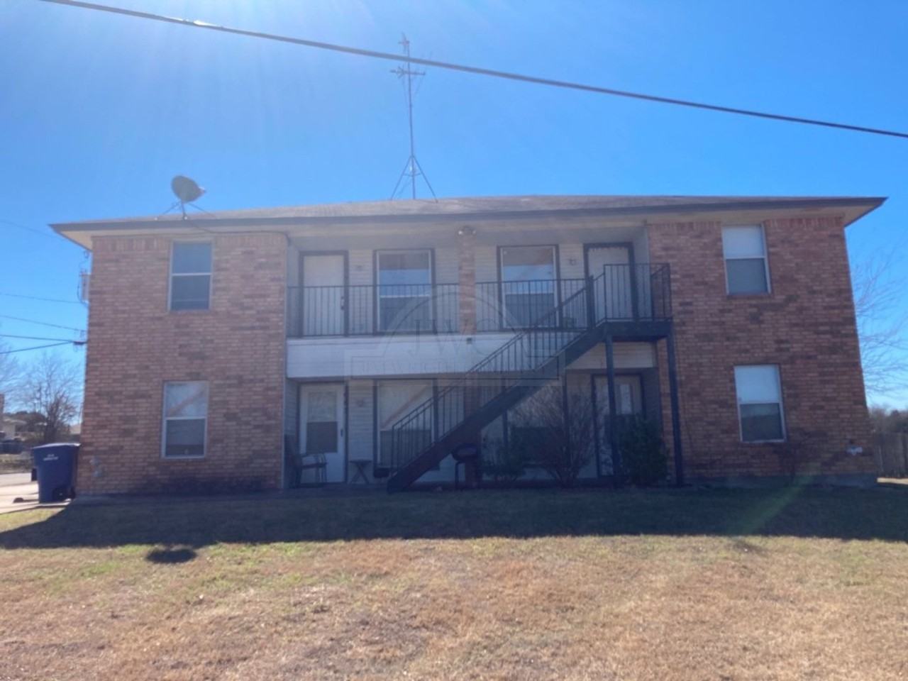 1009 Industrial Ave - Photo 2 of 17