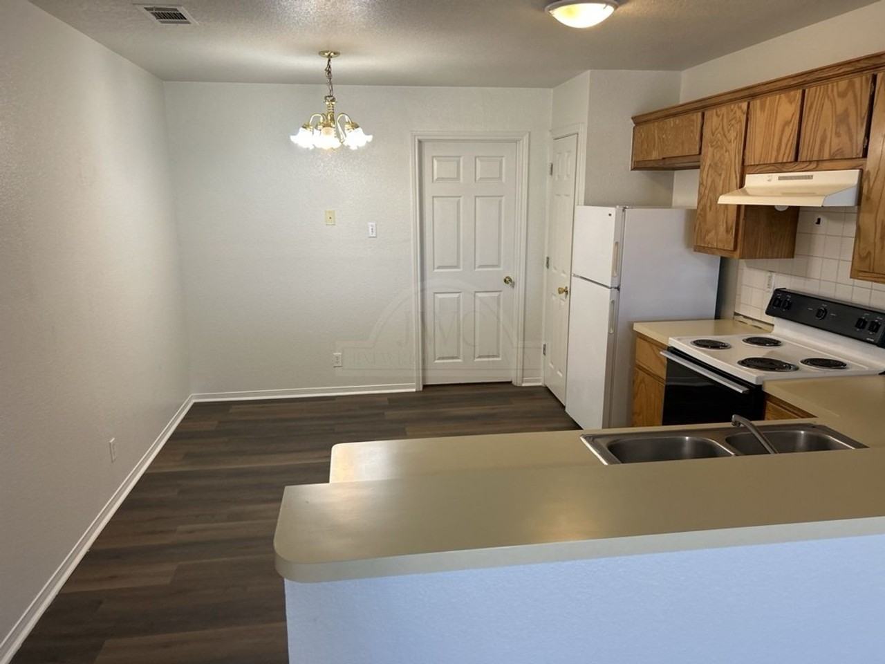 1009 Industrial Ave - Photo 7 of 17